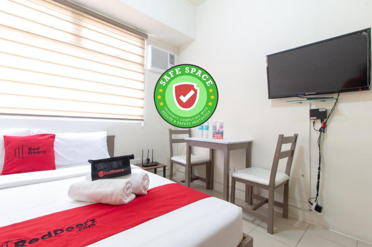 Reddoorz Plus @ Urban Deca Tower Edsa 2 Mandaluyong Kültér fotó