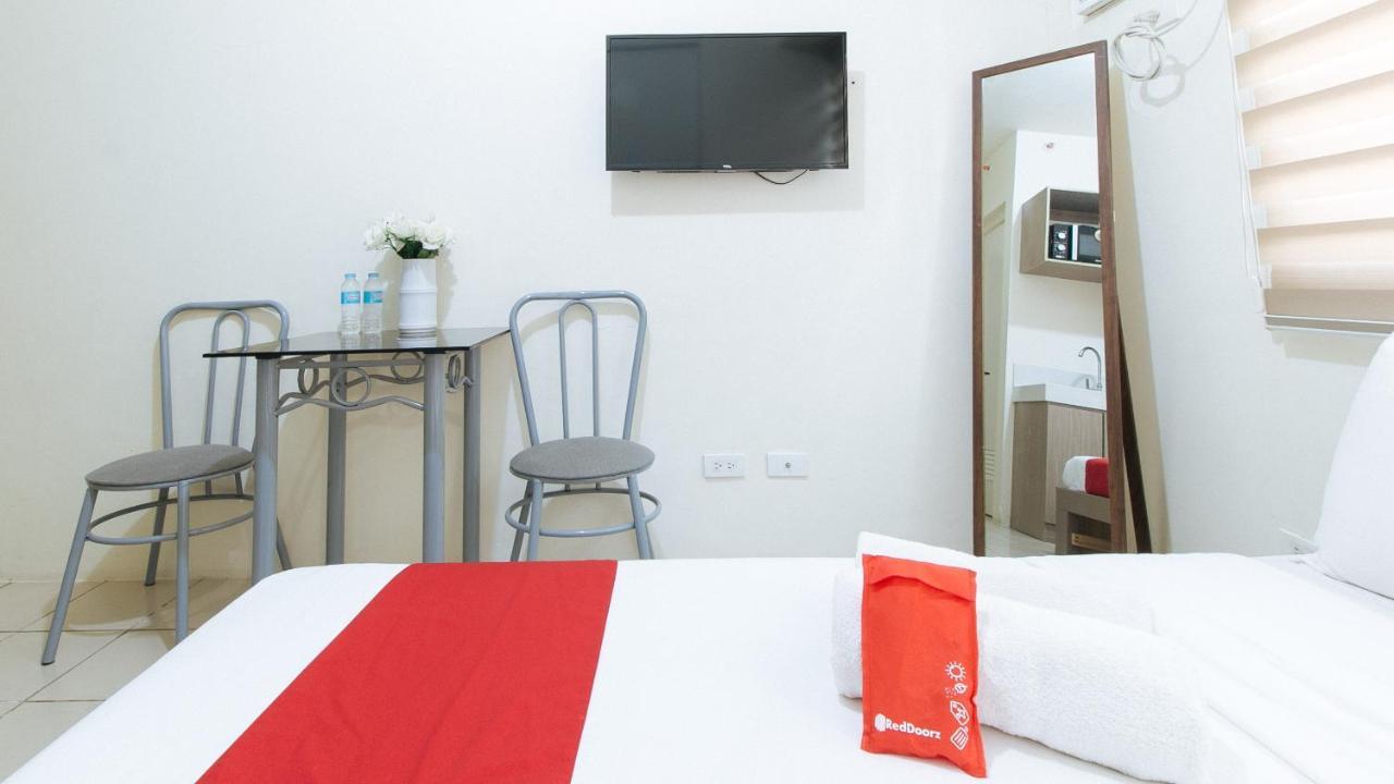 Reddoorz Plus @ Urban Deca Tower Edsa 2 Mandaluyong Kültér fotó